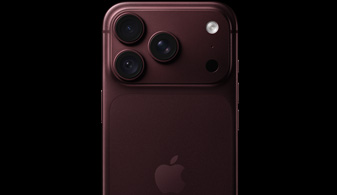 Parte posterior de un iPhone 18 Pro color borgoña con cámara principal de 48 MP con apertura variable